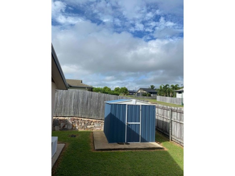 1 Hawkins Street, Bucasia QLD 4750