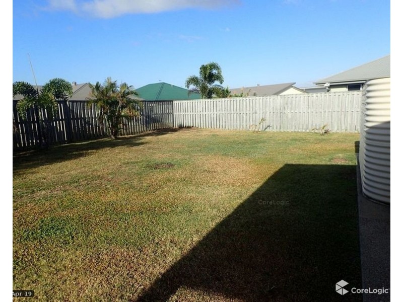 13 Coogee Tce, Blacks Beach QLD 4740