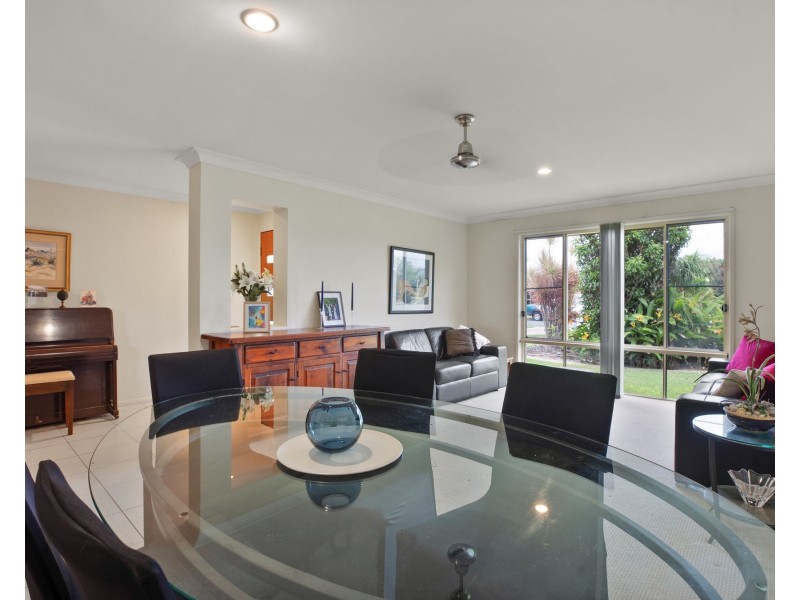 41 Whitehaven Dr, Blacks Beach QLD 4740