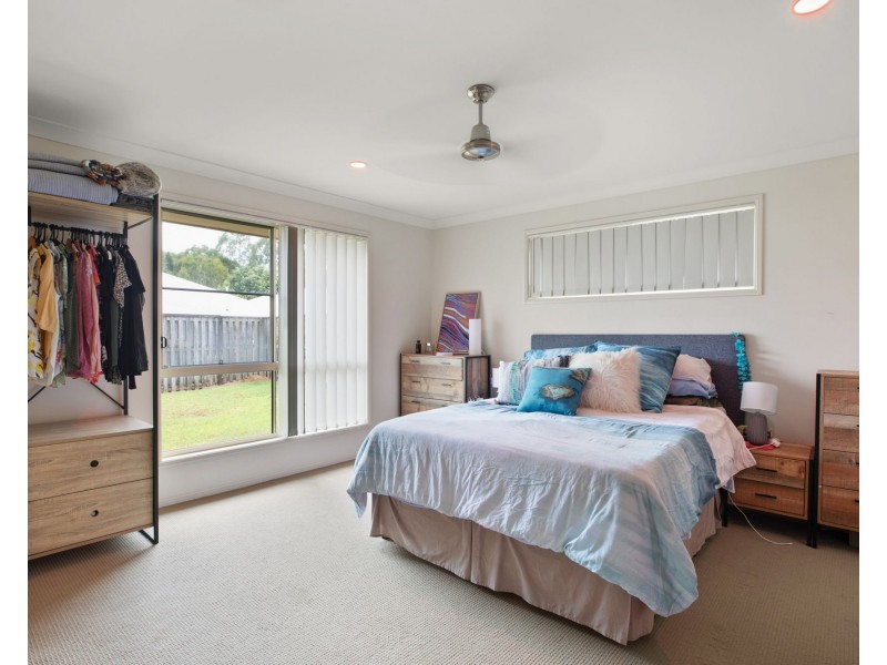 41 Whitehaven Dr, Blacks Beach QLD 4740