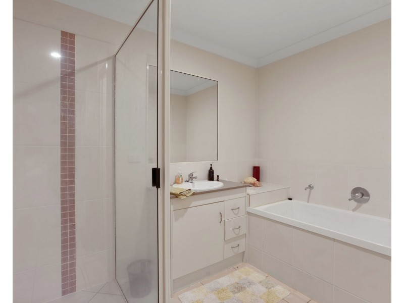 41 Whitehaven Dr, Blacks Beach QLD 4740