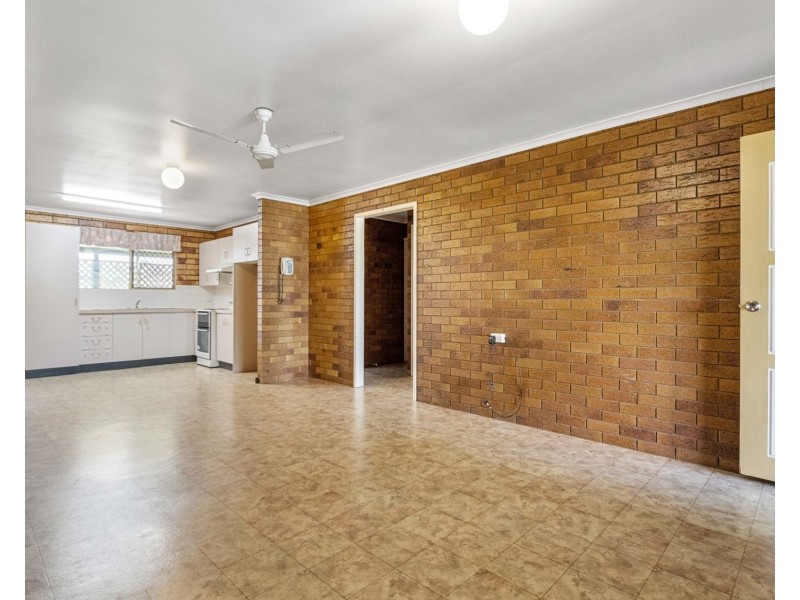 2/17 Fremont Avenue, Sarina QLD 4737