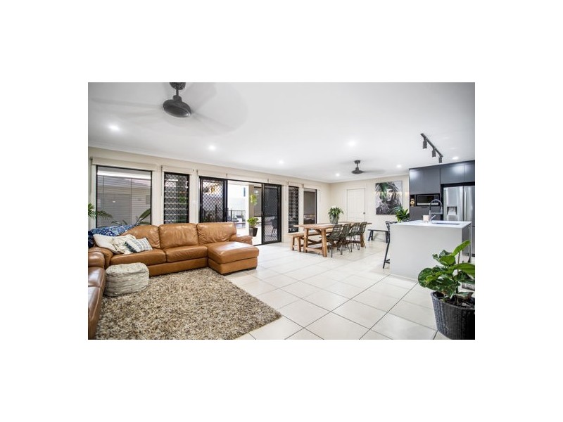 53 Hicks Road, Glenella QLD 4740