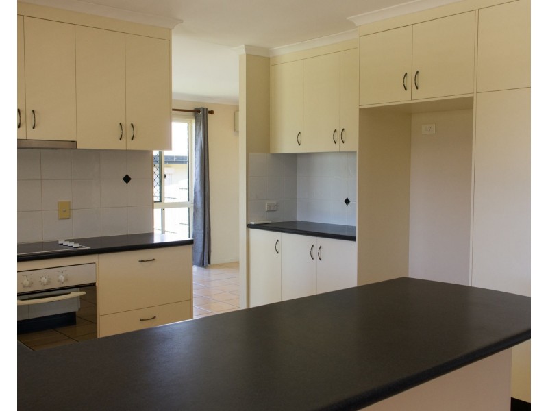 22 Centennial Drive, Glenella QLD 4740