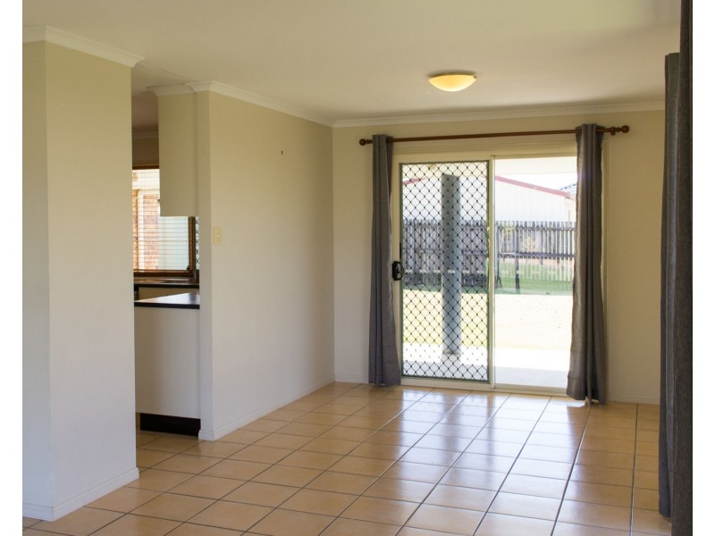 22 Centennial Drive, Glenella QLD 4740