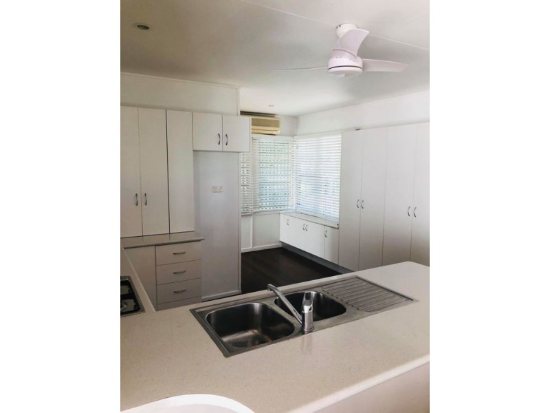 37 Mango Avenue, Eimeo QLD 4740