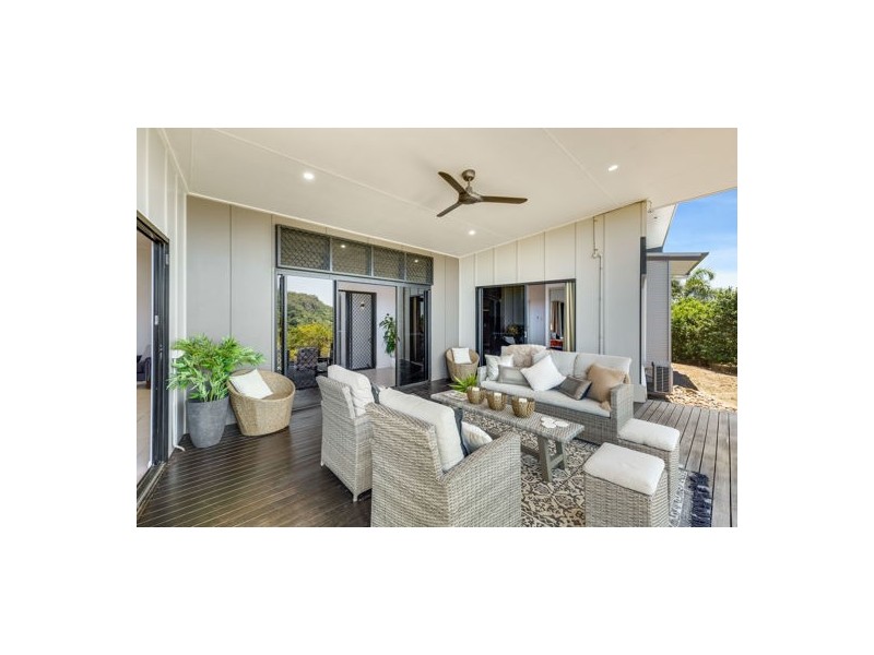 122 Ian Reddacliff Drive, The Leap QLD 4740