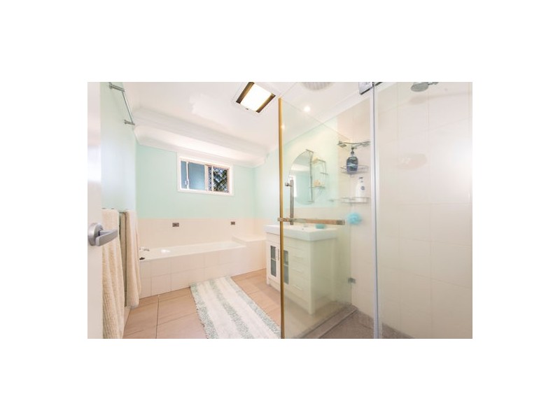 5 Thomas Mitchell Court, Rural View QLD 4740