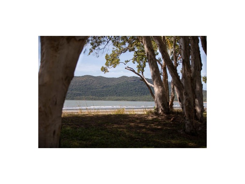 14 Buoro Street, Ball Bay QLD 4741