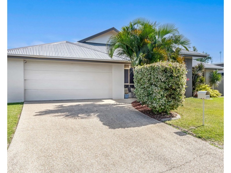 28 Whitehaven Drive, Blacks Beach QLD 4740