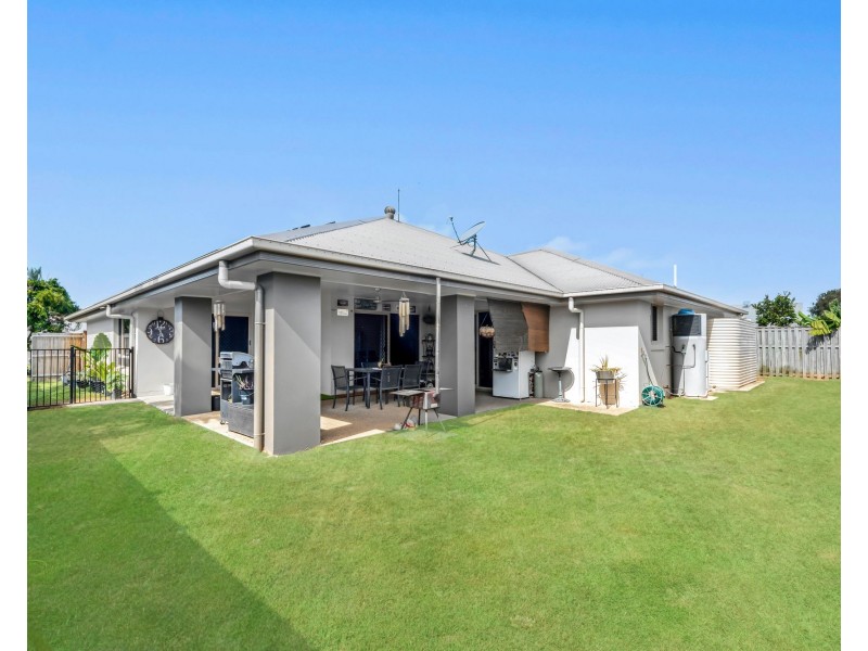 28 Whitehaven Drive, Blacks Beach QLD 4740