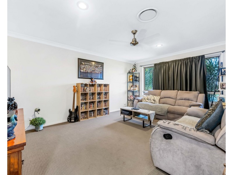 28 Whitehaven Drive, Blacks Beach QLD 4740