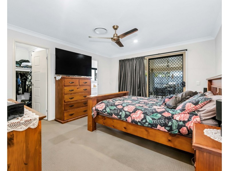 28 Whitehaven Drive, Blacks Beach QLD 4740