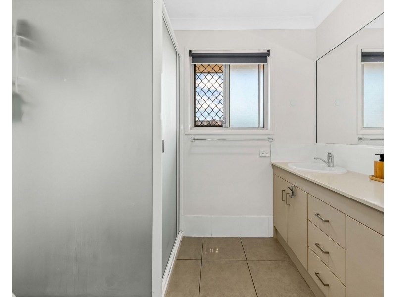 28 Whitehaven Drive, Blacks Beach QLD 4740