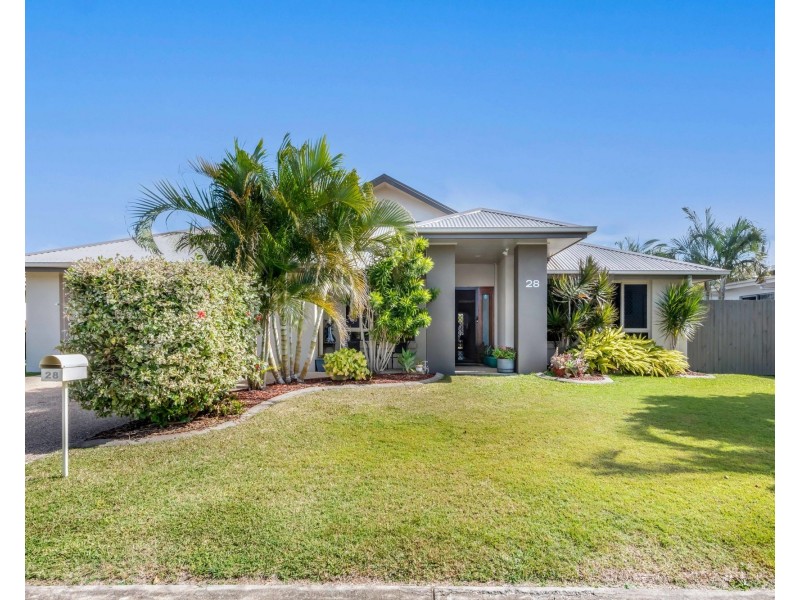 28 Whitehaven Drive, Blacks Beach QLD 4740