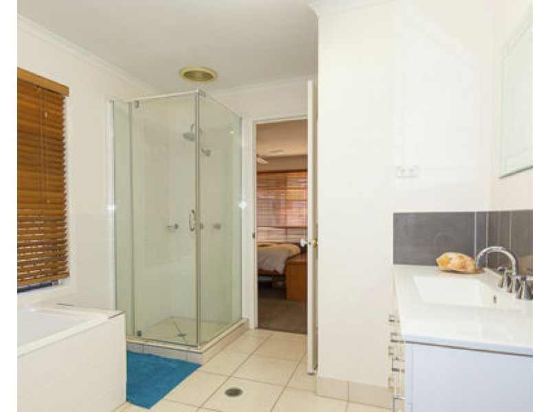 19 Glenella Richmond Road, Glenella QLD 4740