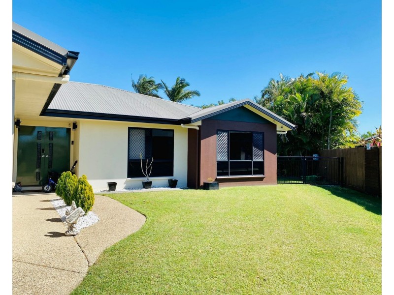 7 Mark Crescent, Glenella QLD 4740
