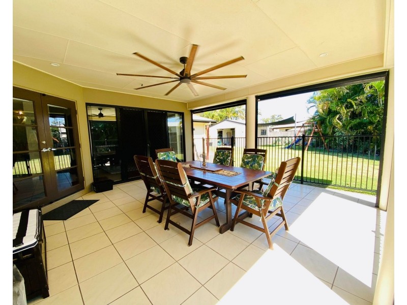 7 Mark Crescent, Glenella QLD 4740