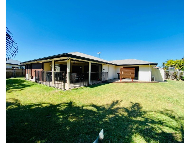 7 Mark Crescent, Glenella QLD 4740