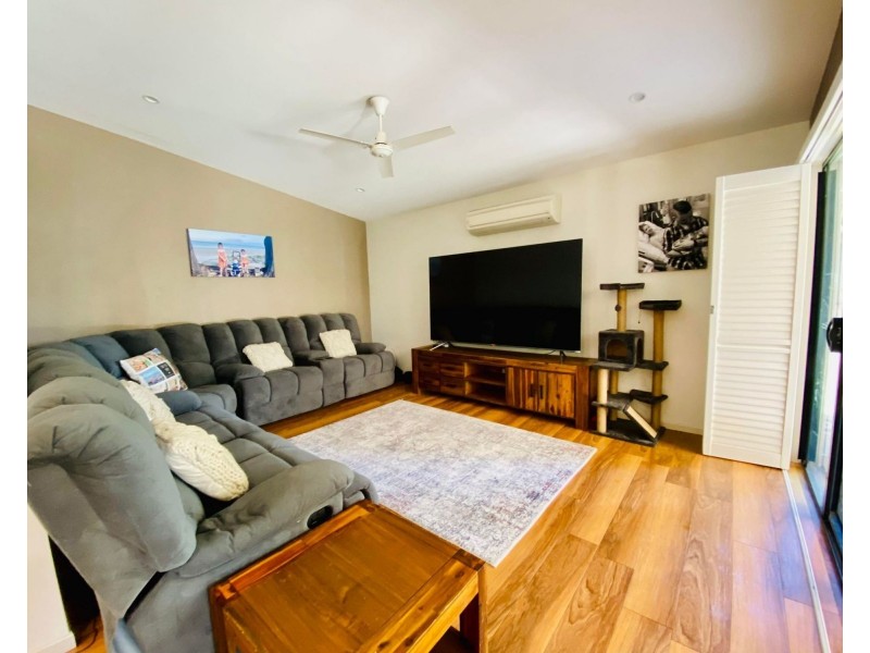 7 Mark Crescent, Glenella QLD 4740