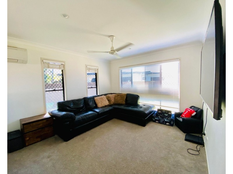 7 Mark Crescent, Glenella QLD 4740