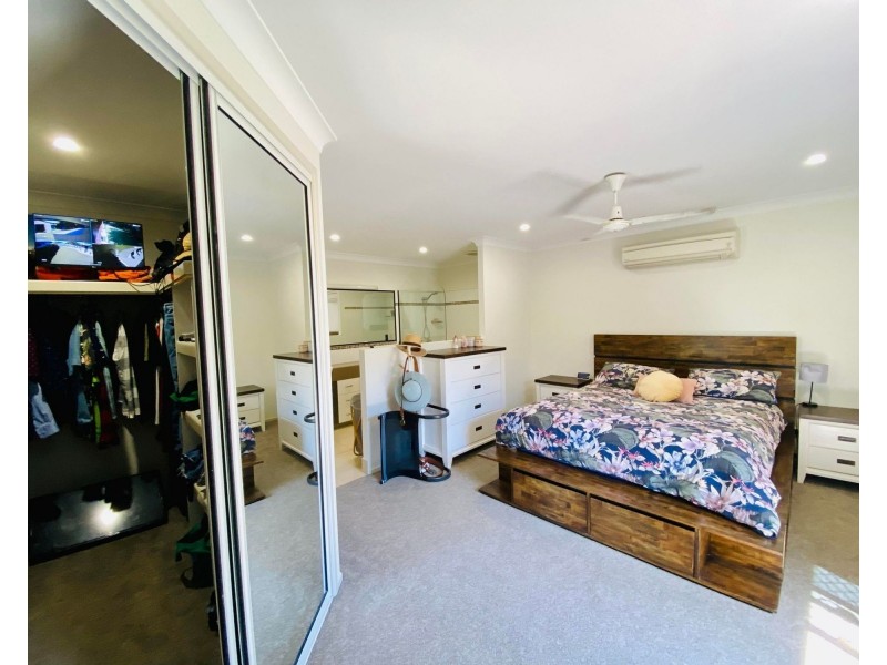 7 Mark Crescent, Glenella QLD 4740