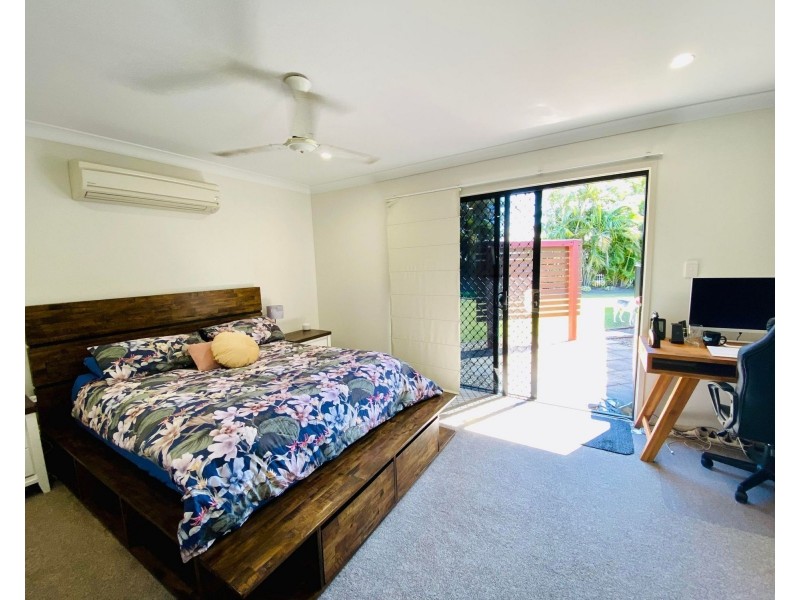 7 Mark Crescent, Glenella QLD 4740