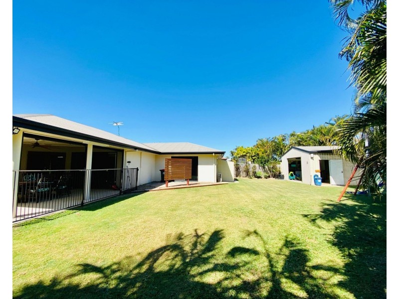 7 Mark Crescent, Glenella QLD 4740
