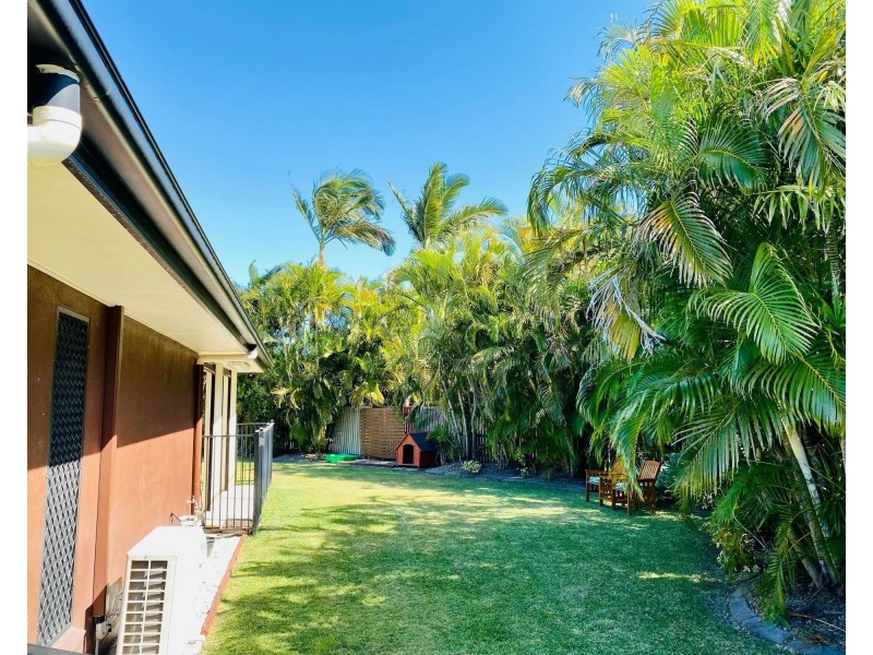 7 Mark Crescent, Glenella QLD 4740