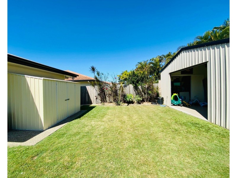 7 Mark Crescent, Glenella QLD 4740