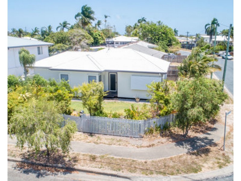 4 Bassett Street, North Mackay QLD 4740