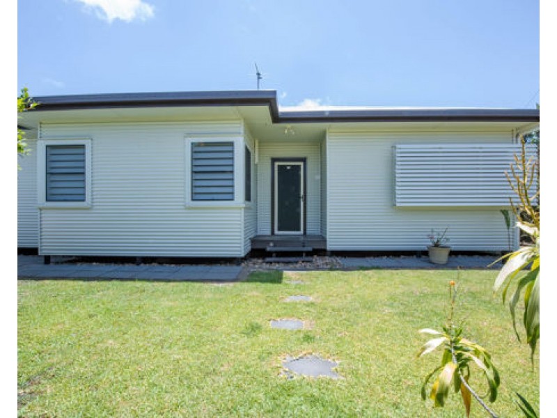 4 Bassett Street, North Mackay QLD 4740
