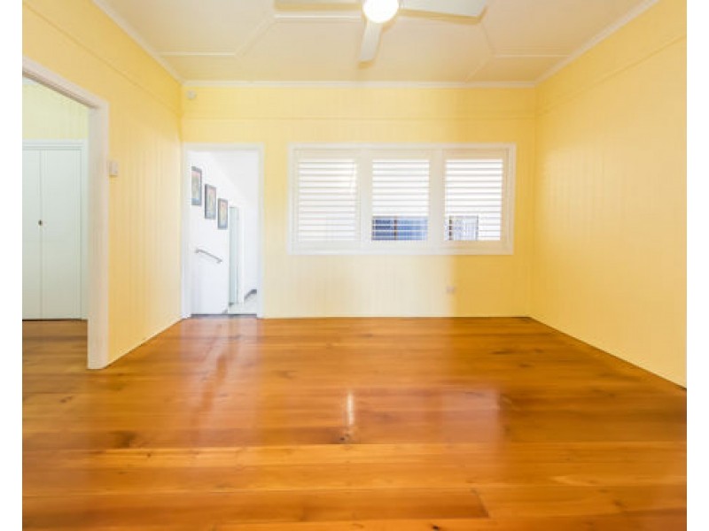 4 Bassett Street, North Mackay QLD 4740