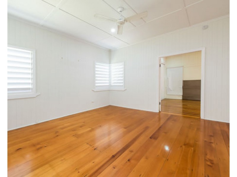 4 Bassett Street, North Mackay QLD 4740