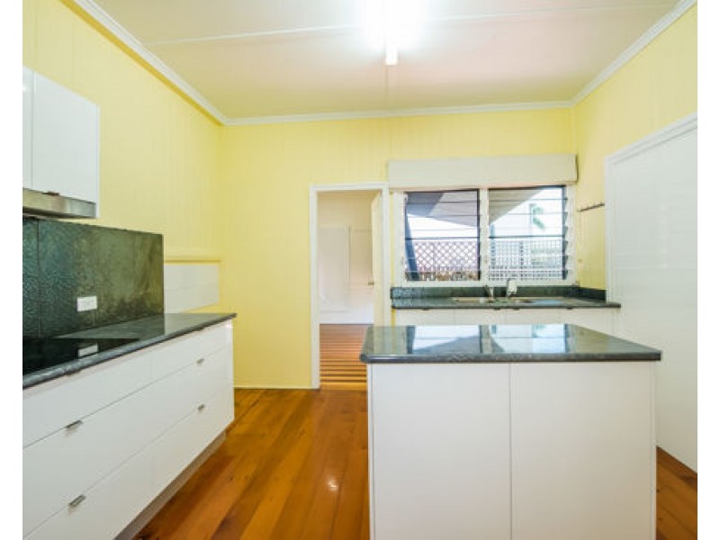 4 Bassett Street, North Mackay QLD 4740