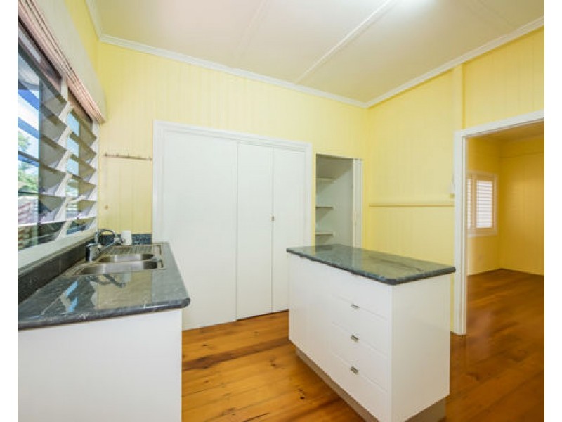 4 Bassett Street, North Mackay QLD 4740