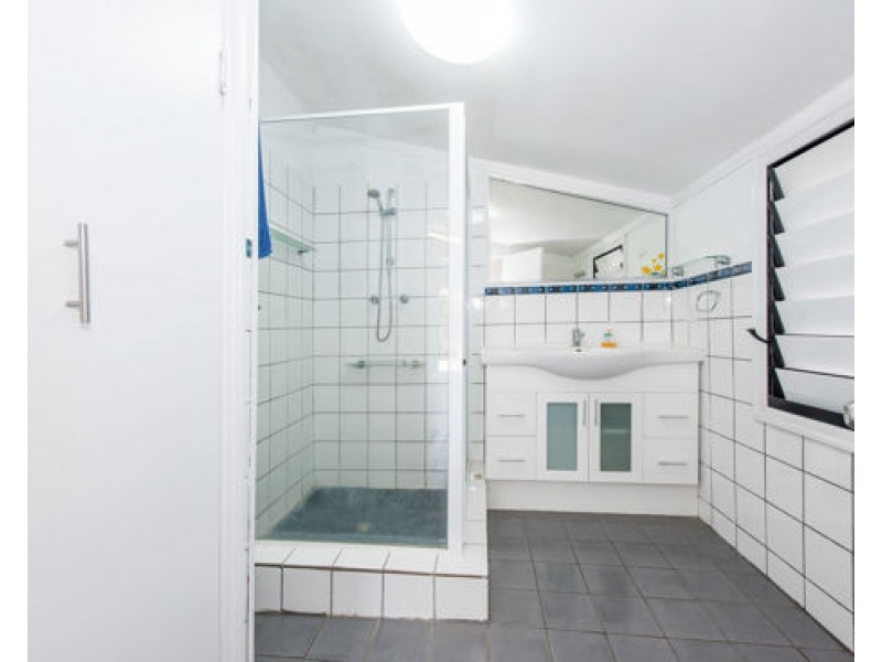 4 Bassett Street, North Mackay QLD 4740