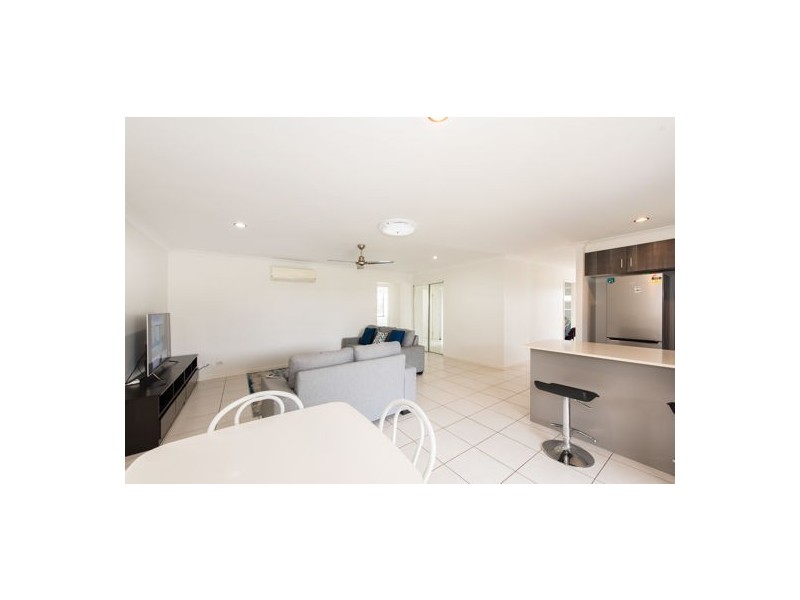 1-2/41 Donovan Street, Blacks Beach QLD 4740