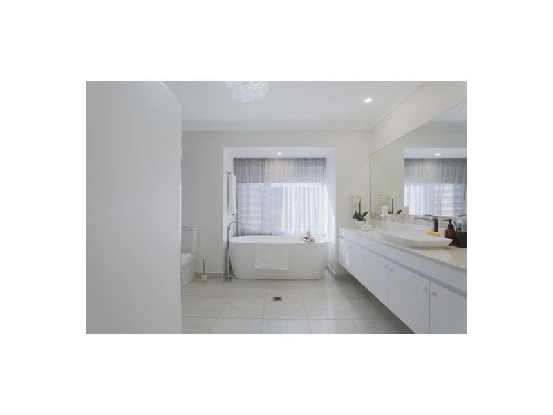 20 Regent Avenue, Richmond QLD 4740