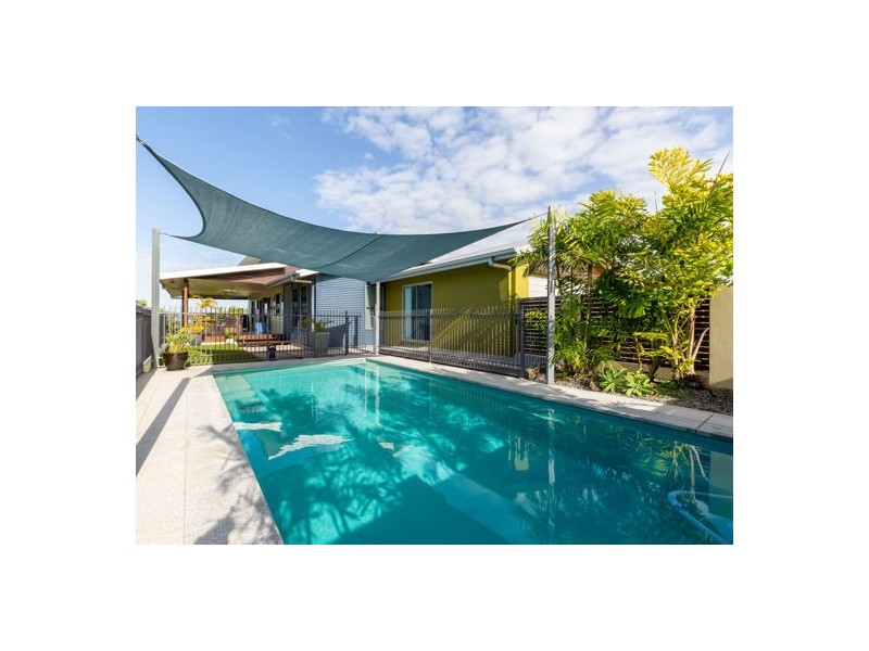 9 Stephanie Court, Glenella QLD 4740