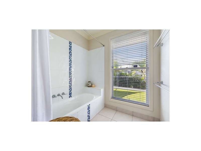 9 Stephanie Court, Glenella QLD 4740