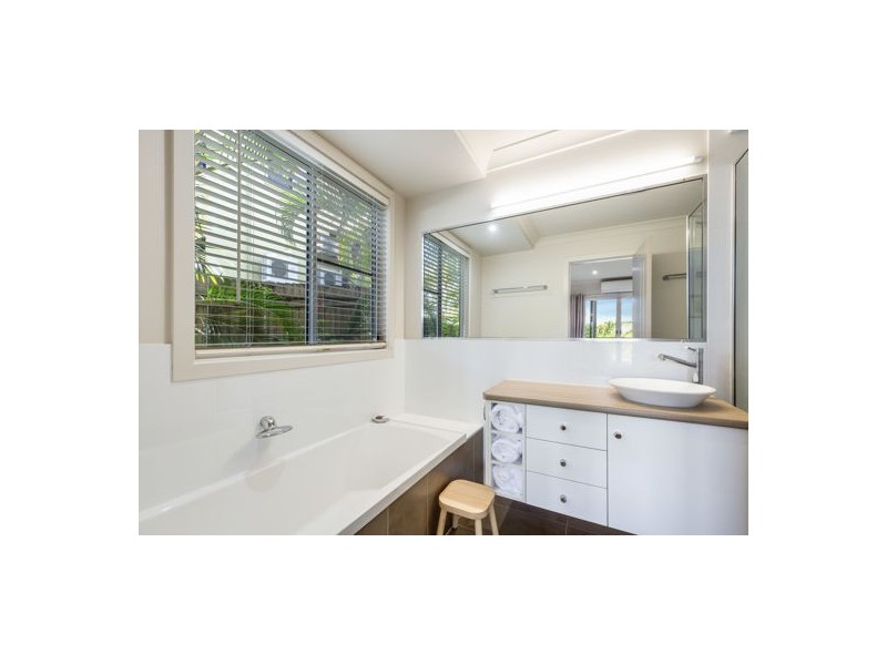 9 Stephanie Court, Glenella QLD 4740