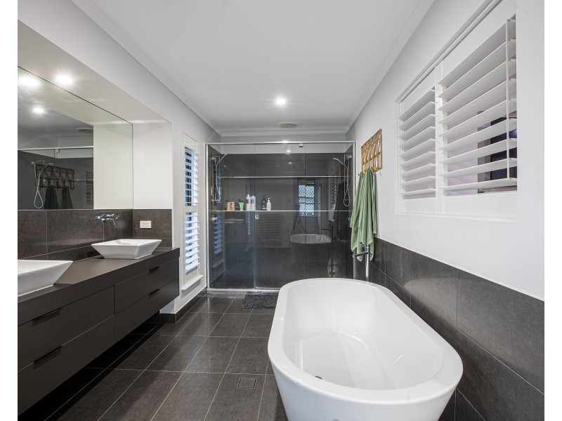 62 Monash Way, Ooralea QLD 4740