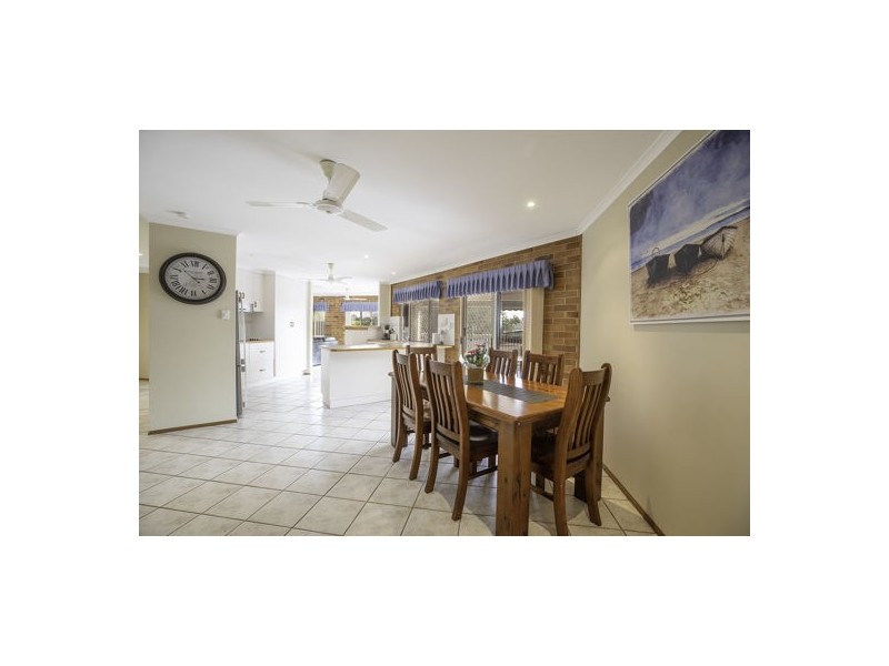 1 Sam Bezzina Drive, Beaconsfield QLD 4740