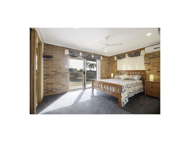 1 Sam Bezzina Drive, Beaconsfield QLD 4740
