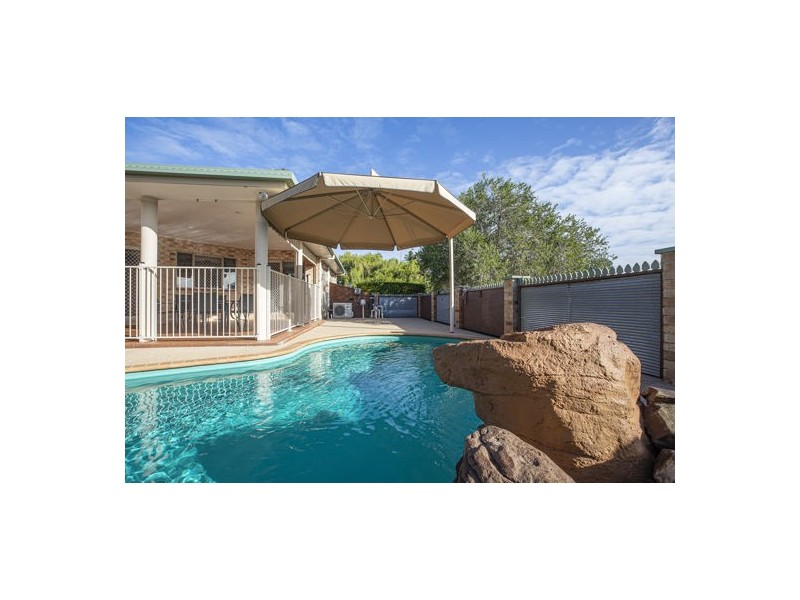 1 Sam Bezzina Drive, Beaconsfield QLD 4740