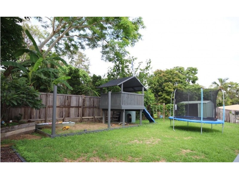 25 Brooksfield Drive, Sarina Beach QLD 4737