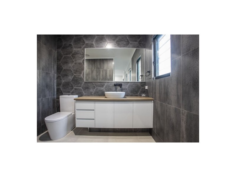 3-3B Willoughby Crescent, East Mackay QLD 4740