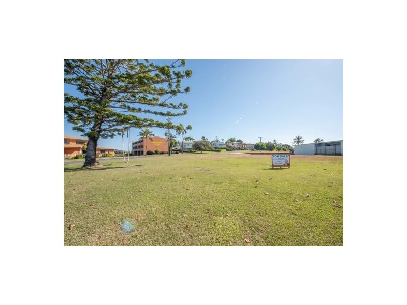 1-6 Owen Jenkins Drive, Sarina Beach QLD 4737