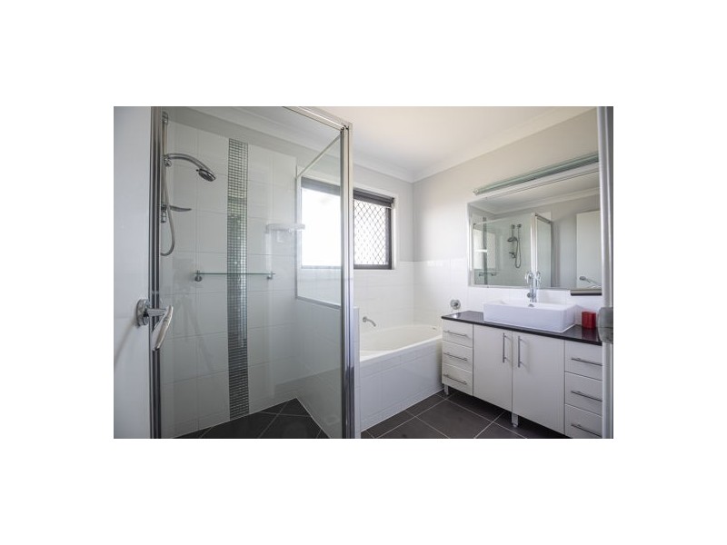 1 Sonoran Street, Rural View QLD 4740